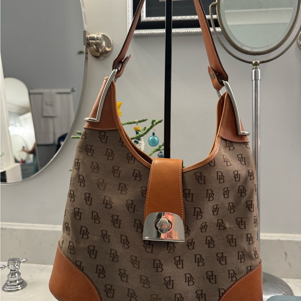 Dooney & Bourke Tan Women's Bag